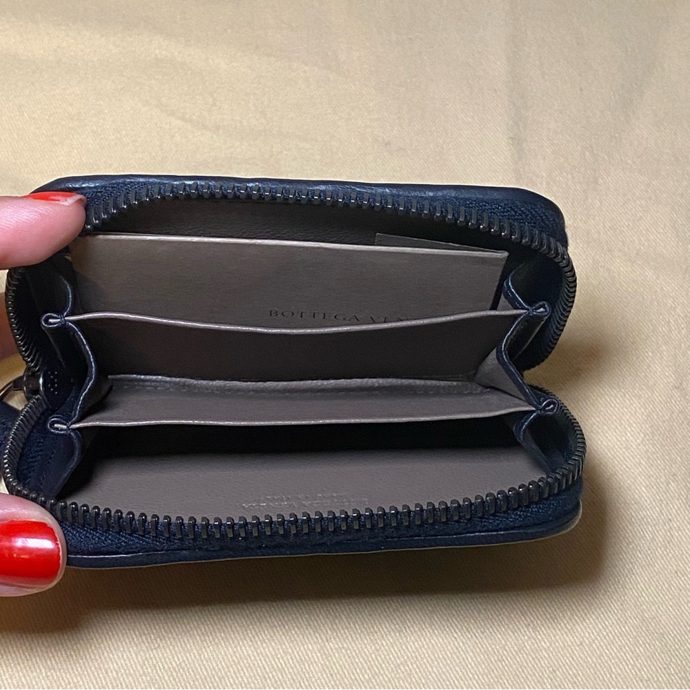 Bottega Veneta Zipped Card Case - Picture 14 of 15